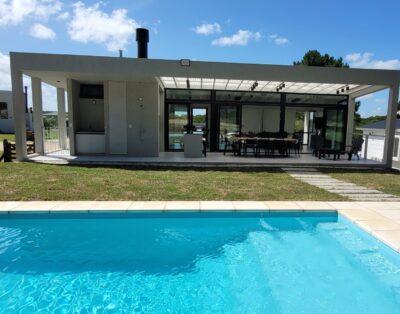 CE 9 Casa Moderna – Barrio Senderos IV