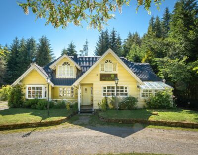 VLA 164 Hosteria en Puerto Manzano a la Venta