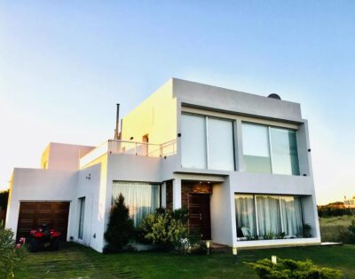 CE 371 Casa en Barrio Golf II