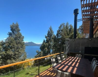 VLA 167 Casa Luna Azul en Villa La Angostura con vista al lago