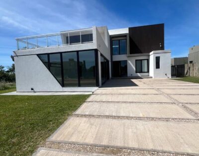 CE 503 Casa- Barrio Maritimo 1