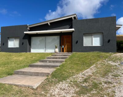 CE 116 Casa Moderna – Barrio Ecuestre